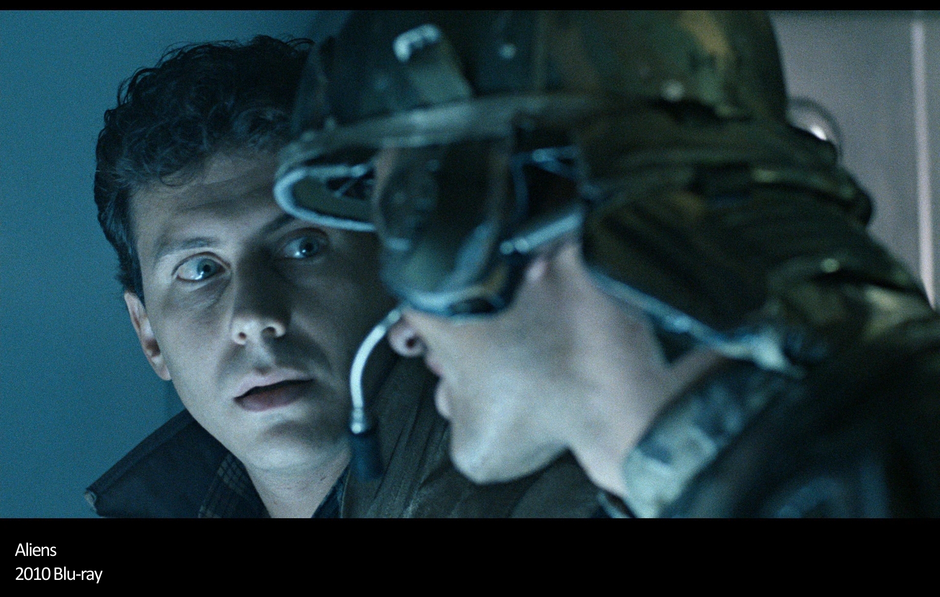 Aliens (1986) Comparison 2 Paul Reiser - 2010 Blu-ray