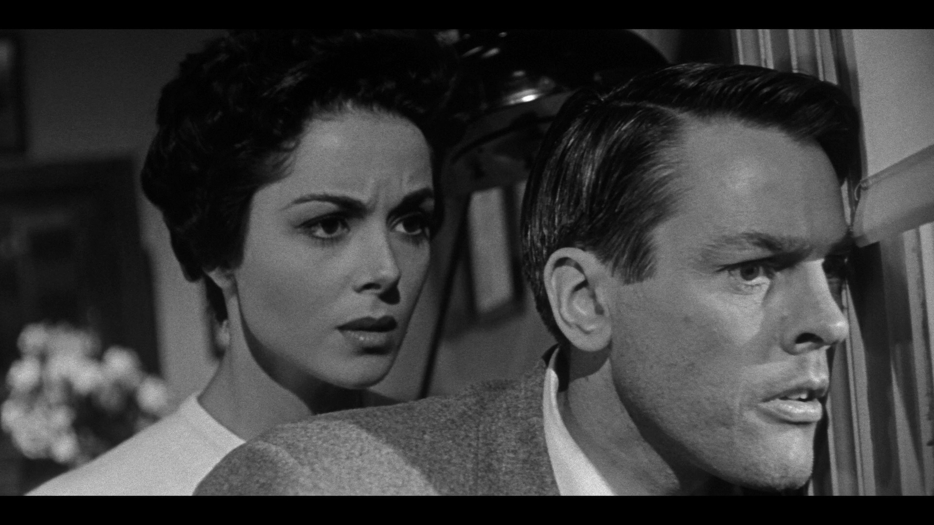 Invasion of the Body Snatchers (1956) - Dana Wynter & Kevin McCarthy, Aspect Ratio Comparison 2.00:1