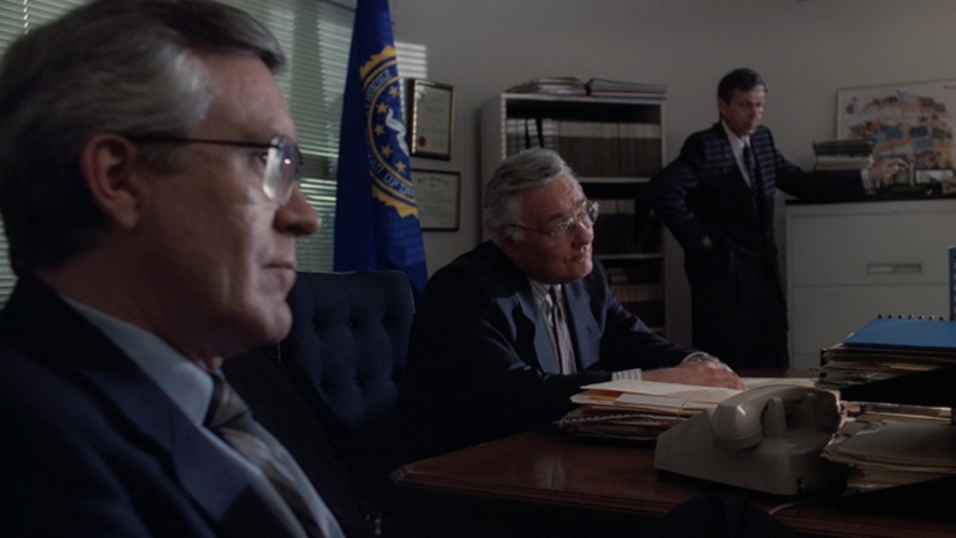 The X Files (1993) Pilot Comparison 1 16:9