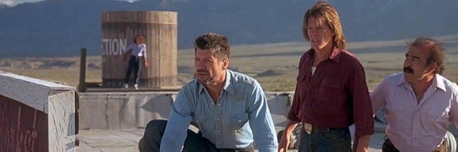 Tremors (1990) - Fred Ward & Kevin Bacon